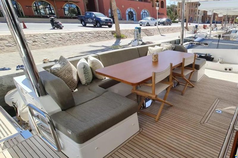 Azimut 80