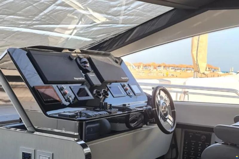 Azimut 80