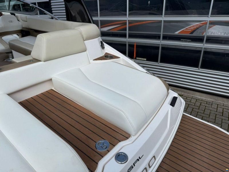Regal 2500 bowrider