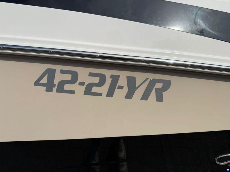 Regal 2500 bowrider