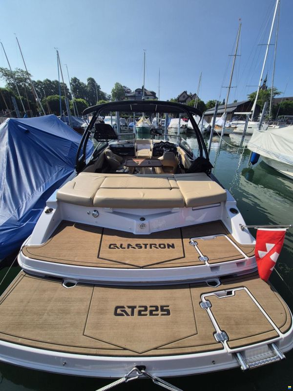 Glastron GT 225