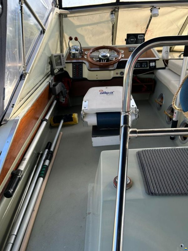 Coronet Commander 32