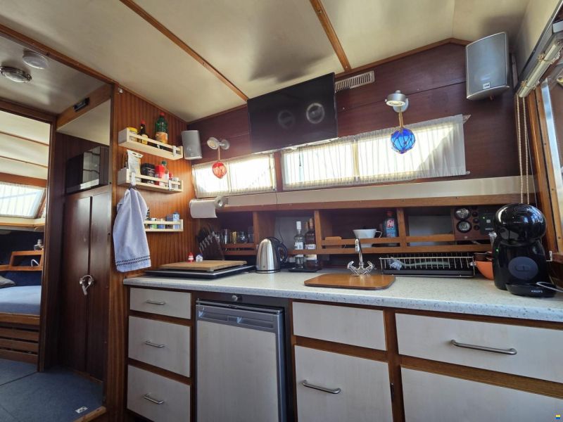 Coronet Commander 32