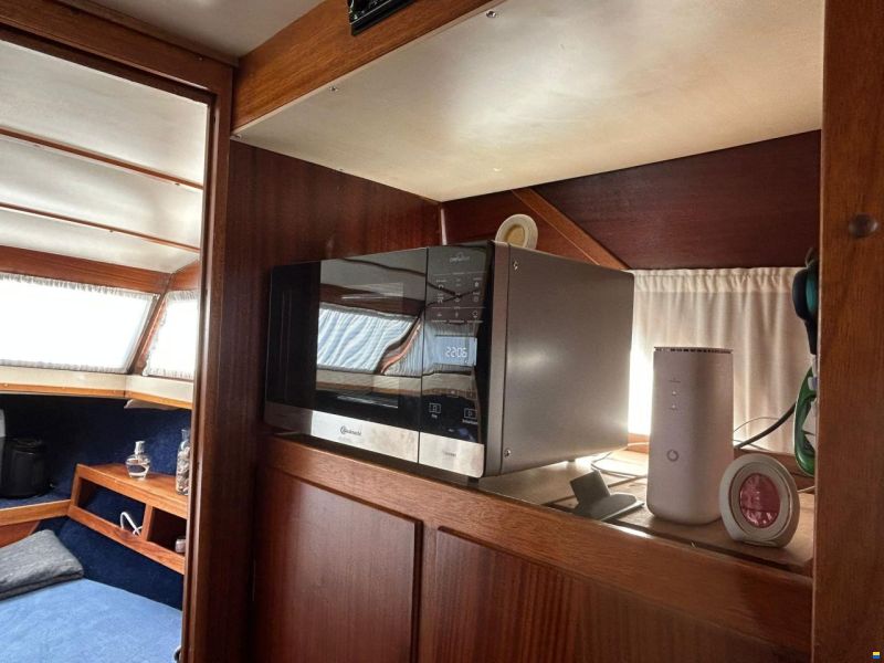 Coronet Commander 32