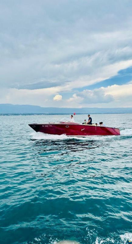 Boesch 850 Runabout