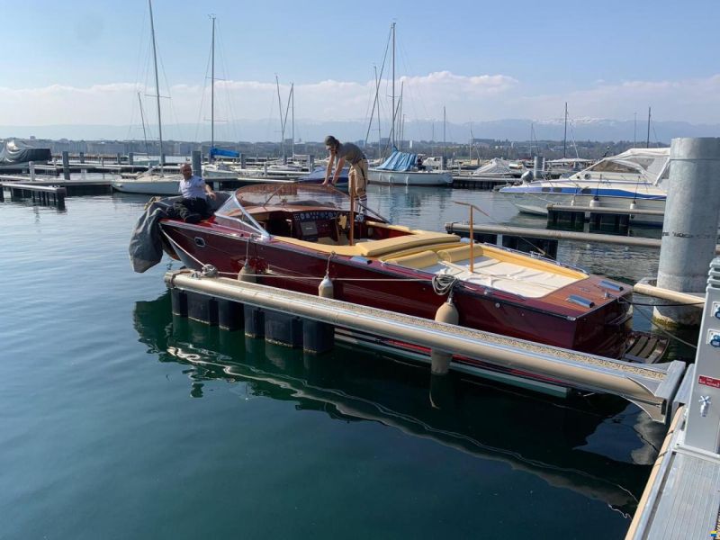 Boesch 850 Runabout