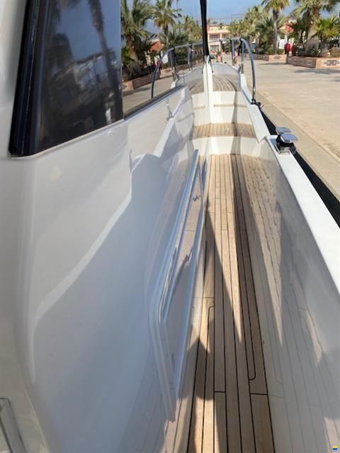 Sealine F530
