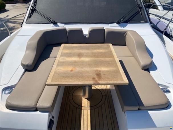 Sealine F530