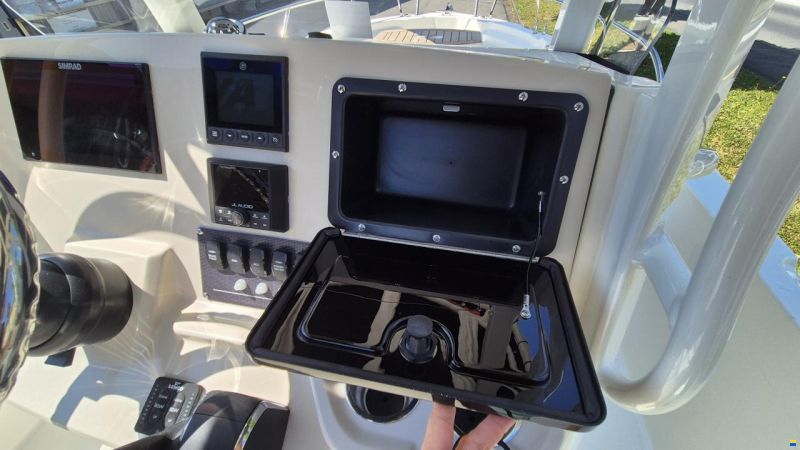 Boston Whaler 220 Dauntless