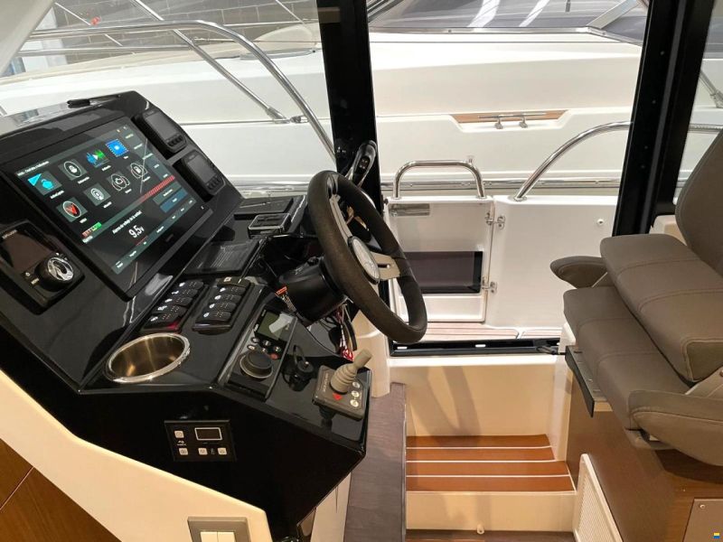 Beneteau Antares 11