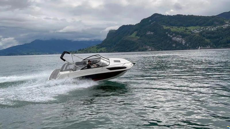 Bayliner VR5 Cuddy