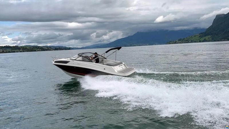 Bayliner VR5 Cuddy