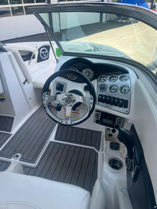 Champion Boats Chase 600 Bowrider