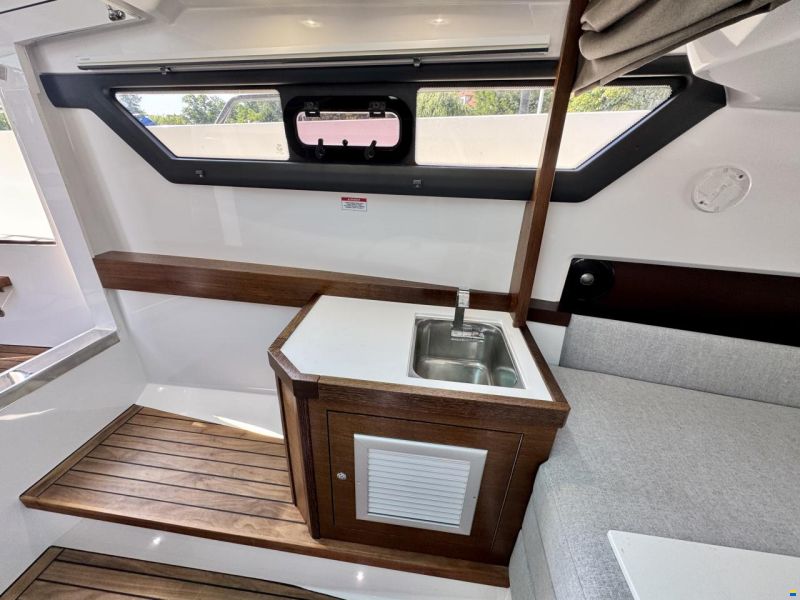 Axopar 37 Cross Cabin Brabus Line