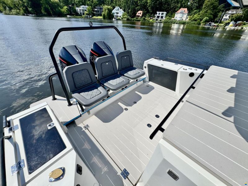 Axopar 37 Cross Cabin Brabus Line