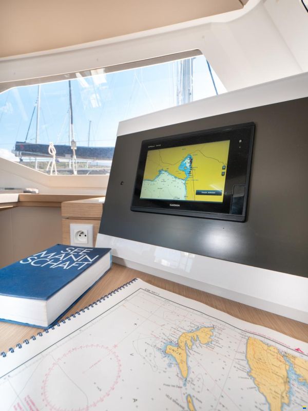Fountaine Pajot Lucia 40