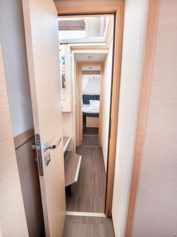 Fountaine Pajot Lucia 40