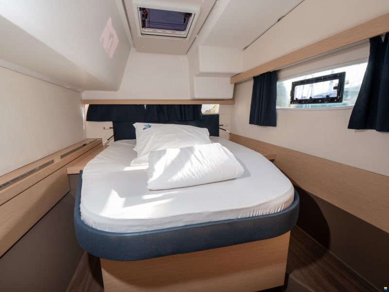 Fountaine Pajot Lucia 40