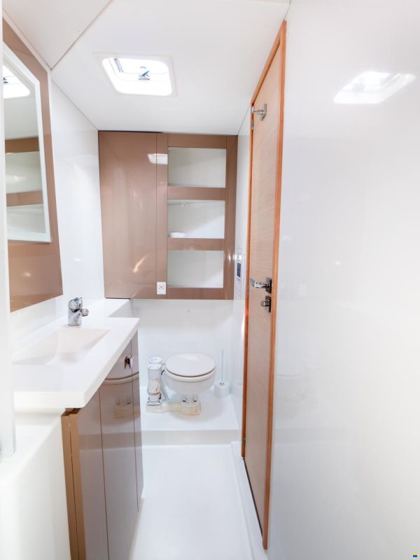 Fountaine Pajot Lucia 40