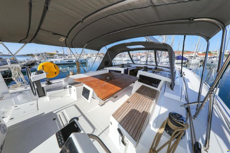 Dufour 470