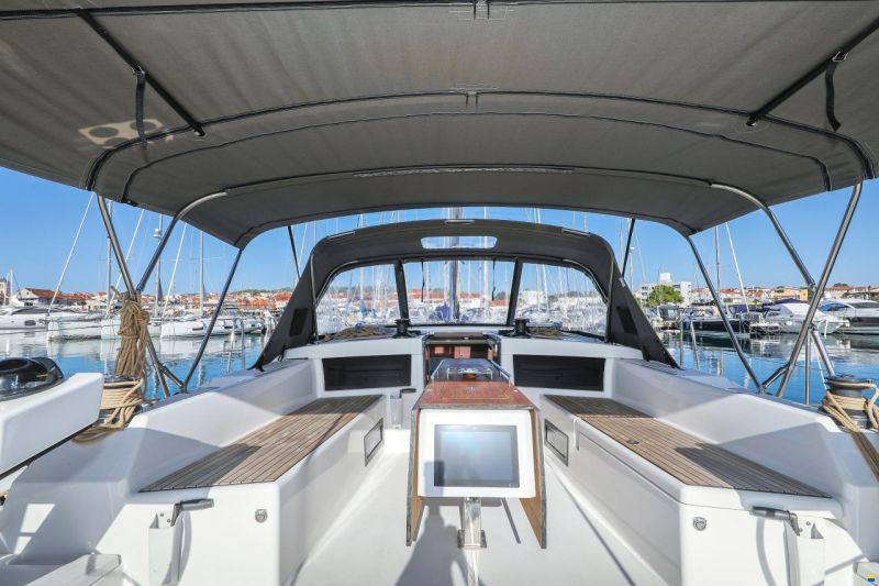 Dufour 470