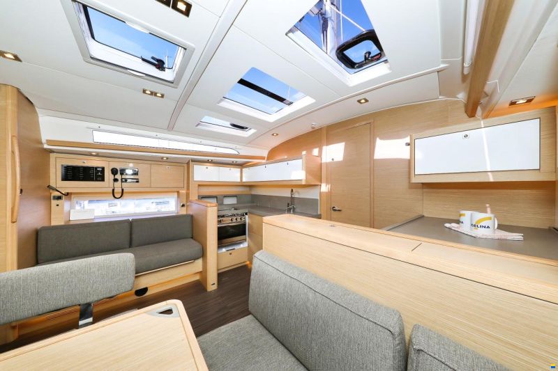 Dufour 470