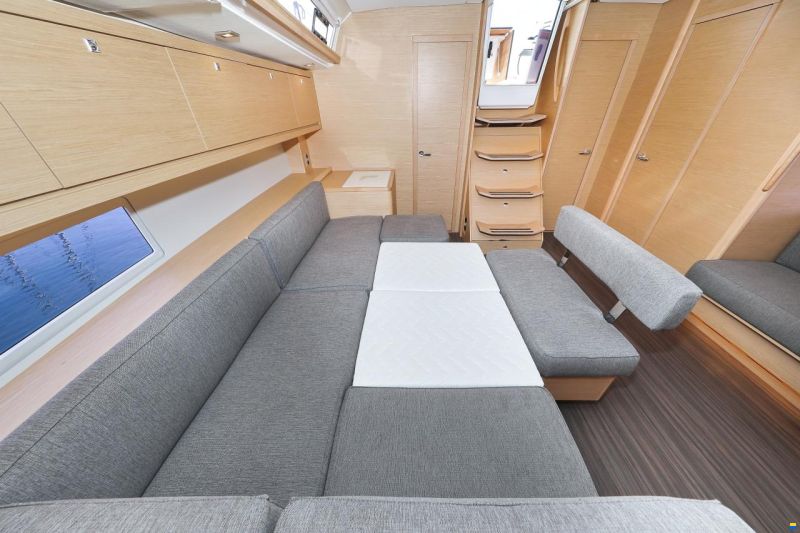 Dufour 470