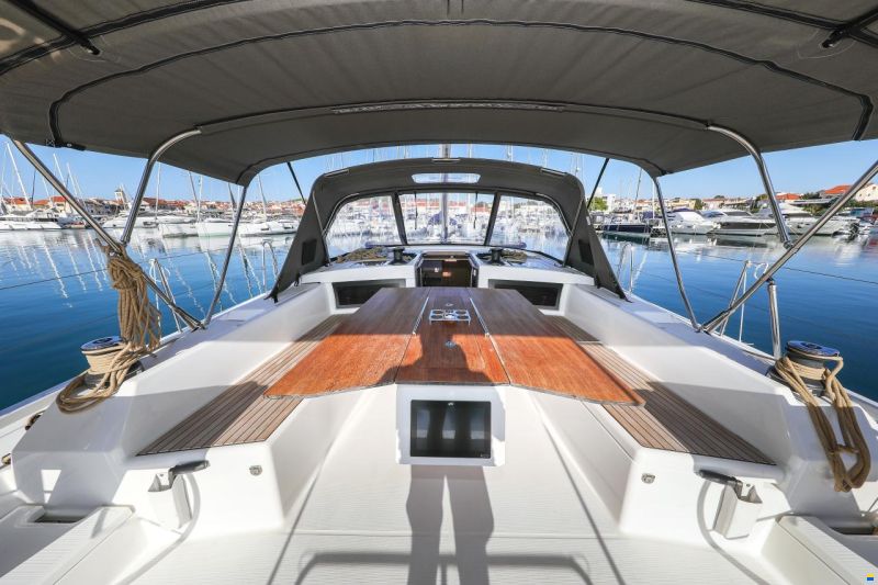 Dufour 470