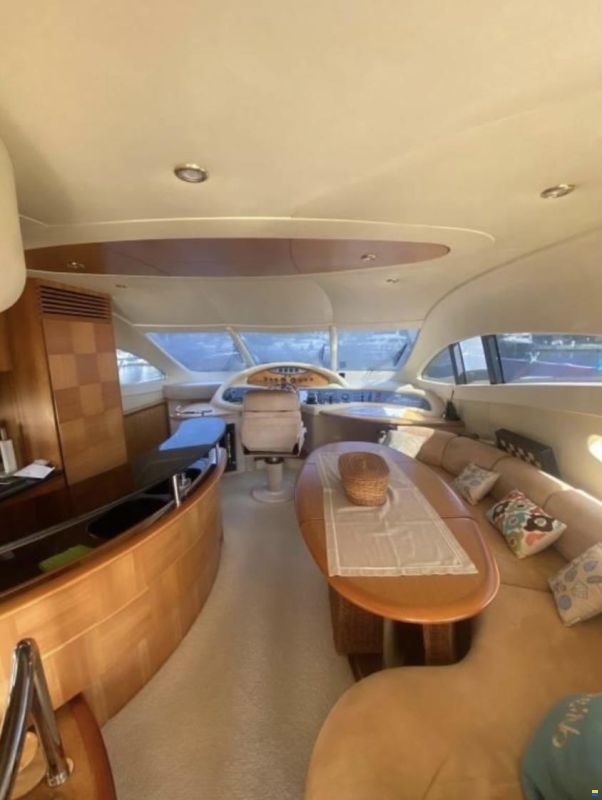Azimut 62