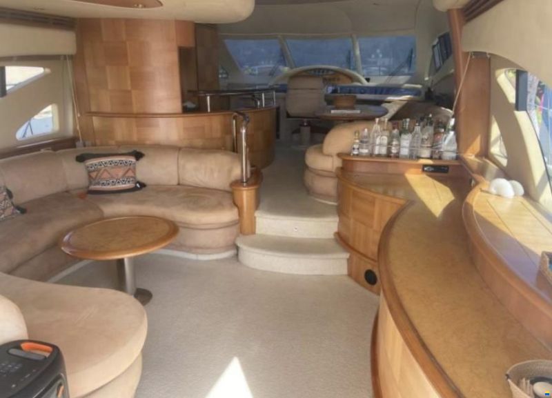 Azimut 62
