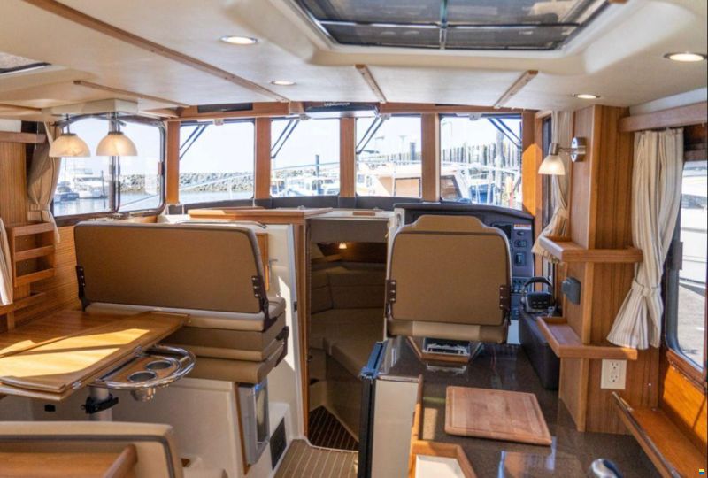Ranger Tugs Luxury Edition R-31 CB