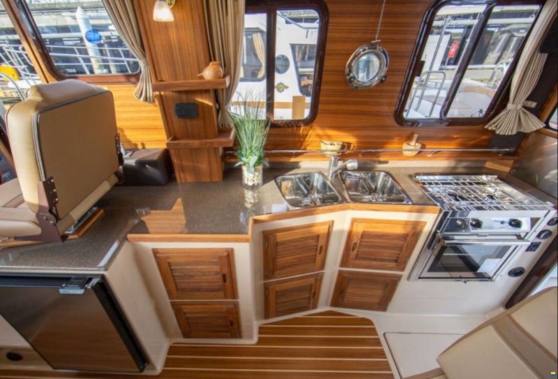 Ranger Tugs Luxury Edition R-31 CB