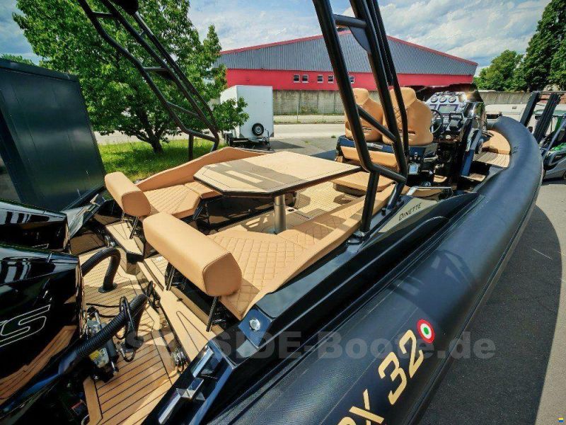SPX Rib 32 DINETTE + 2X MERCURY 300 PS