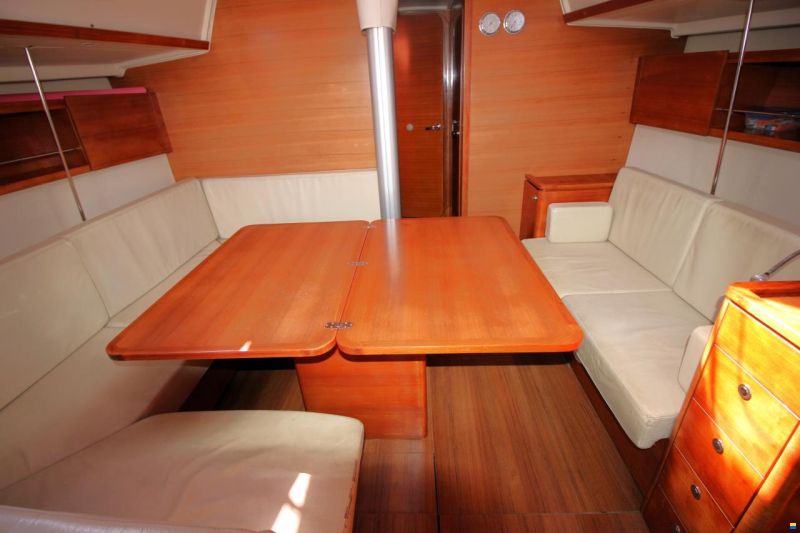 Salona 44