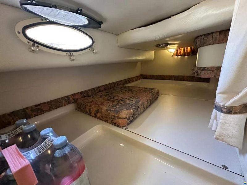 Chris Craft 260 Express Cruiser