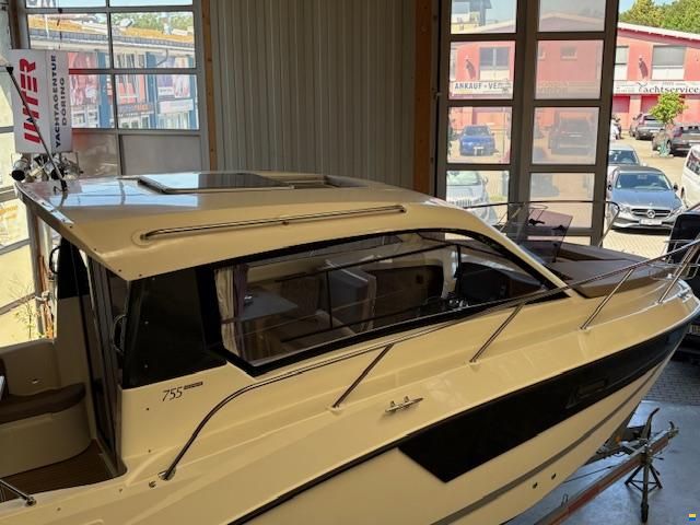 Quicksilver 755 Activ Weekend
