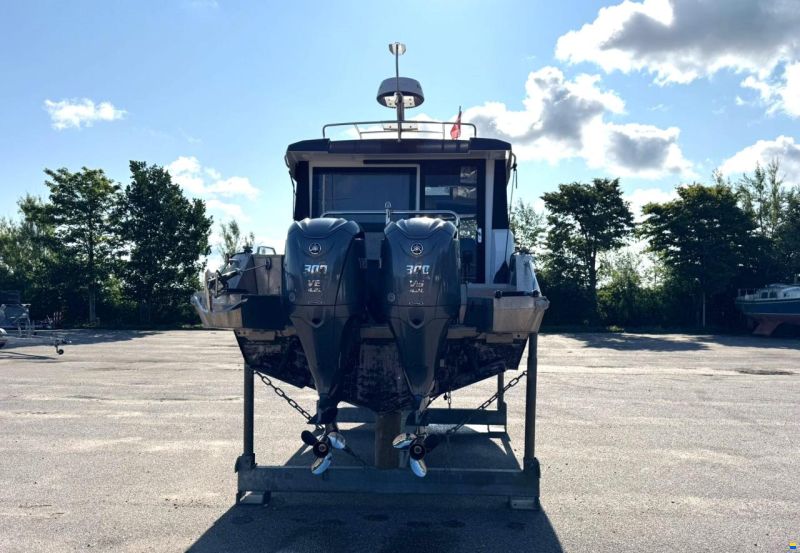 Buster Phantom Cabin