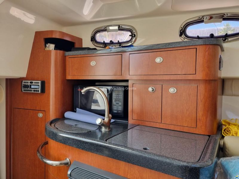 Boston Whaler Conquest 305