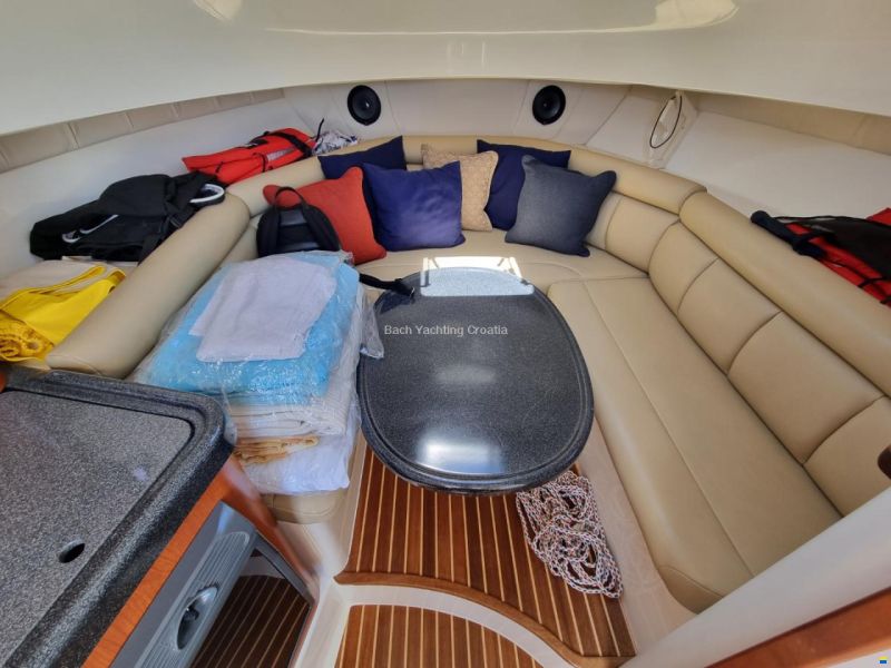Boston Whaler Conquest 305