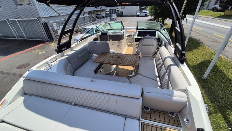 Sea Ray SLX 250 Europe