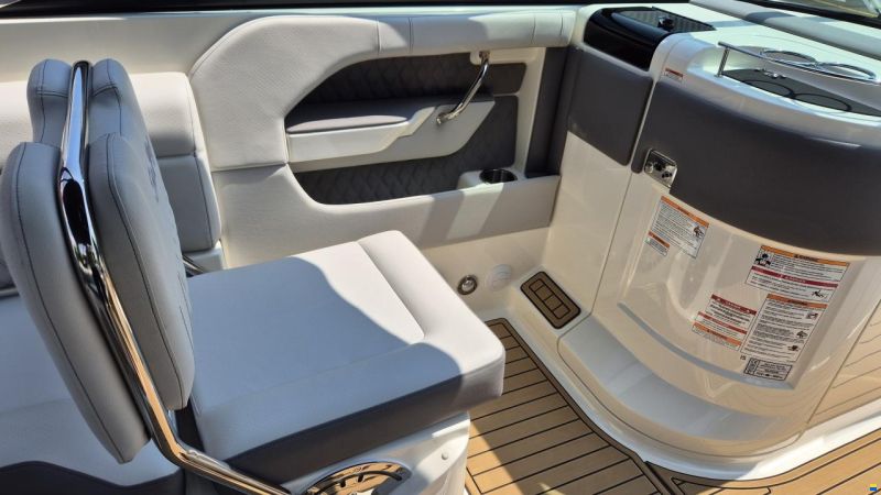 Sea Ray SLX 250 Europe