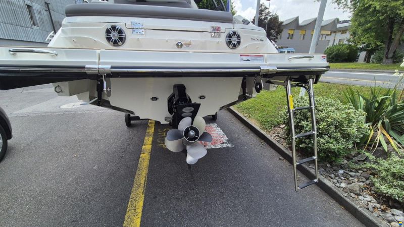 Sea Ray SLX 250 Europe
