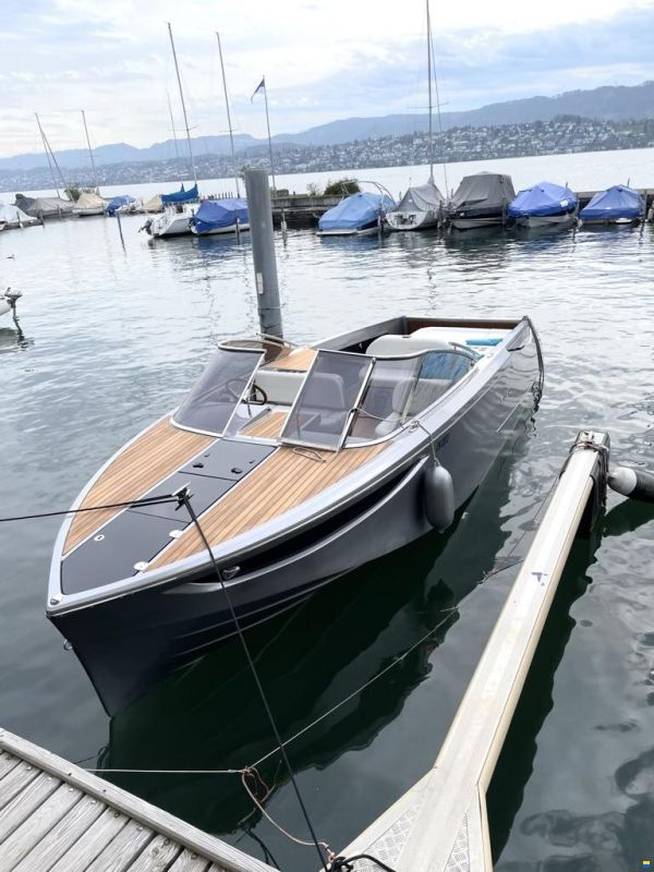 Ganz Boats Ovation 7.6 Cabin