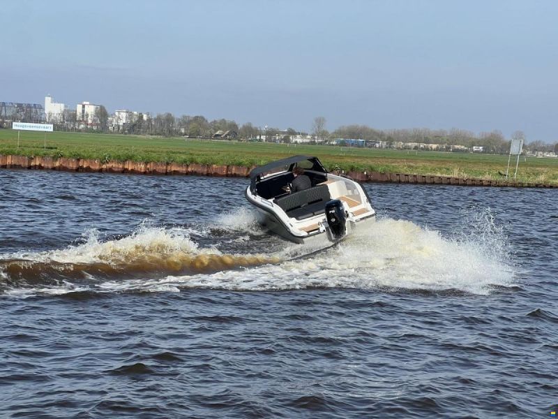 Topcraft 627 Tender