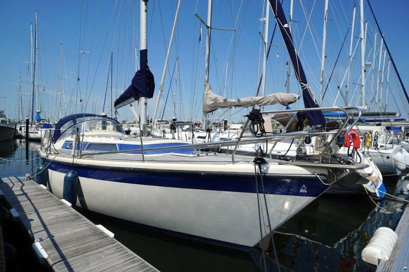 Dehler 372