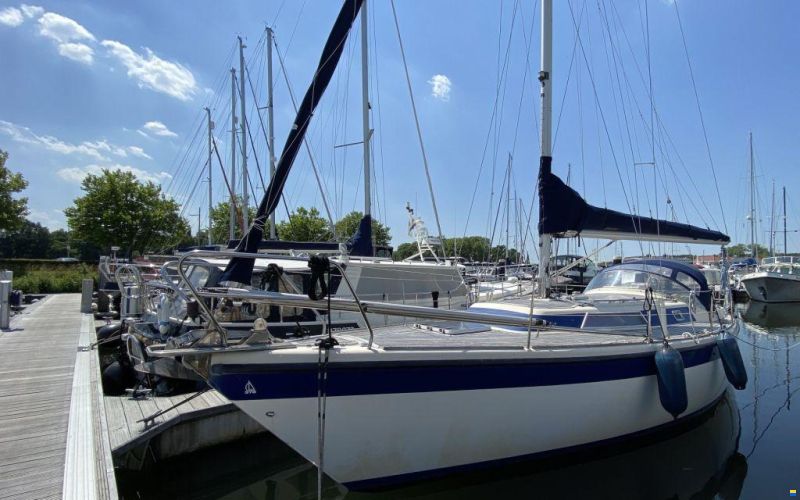 Dehler 372