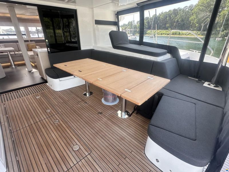 Lagoon 55
