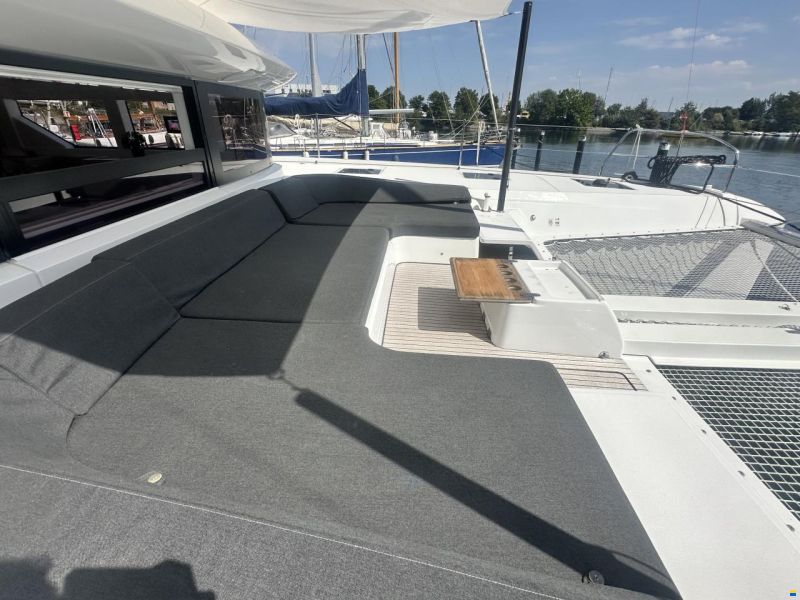 Lagoon 55