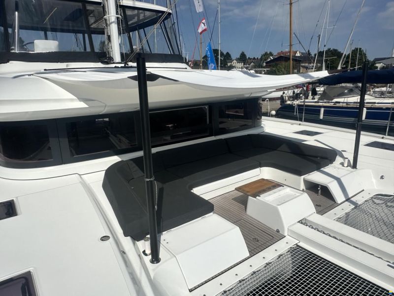 Lagoon 55