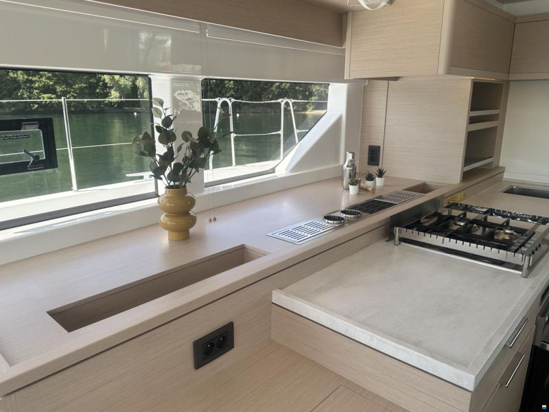 Lagoon 55